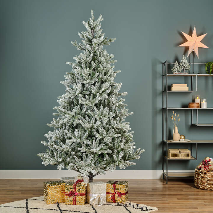 EVERLANDS Künstlicher Weihnachtsbaum Allison Kiefer Snowy beschneit